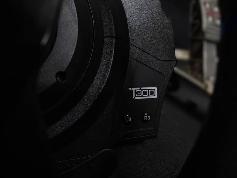 Thrustmaster T300RS 4