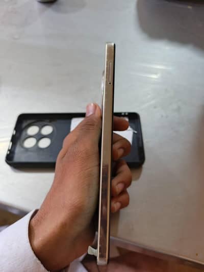 Tecno camon 30 8+8 / 256