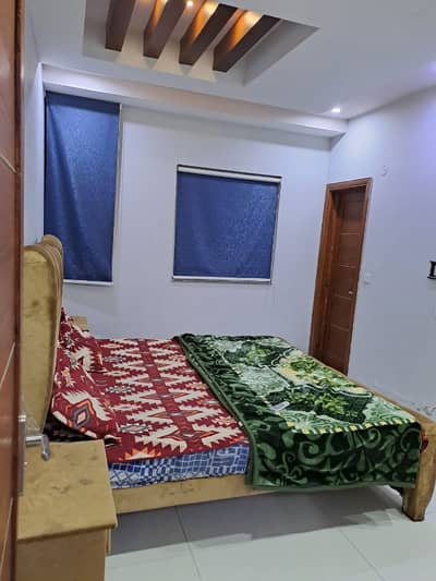 One bedroom luxury apartment daily,weekly and monthly for rent in bahria town lhr