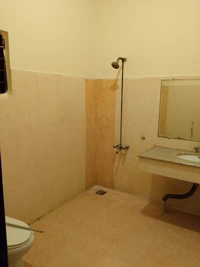 5 MARLA UPPER PORTION FOR RENT IN PCSIR STAFF COLONY COLLEGE ROAD LAHORE