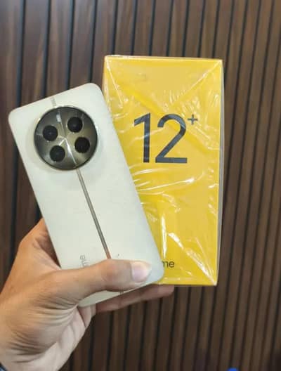 Realme 12+ 5G 256/8GB Ram With daba charger