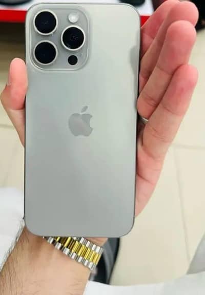 I phone 15 pro max natural titanium colour