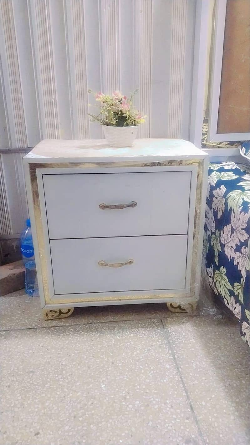 Double bed with 2 side table 1