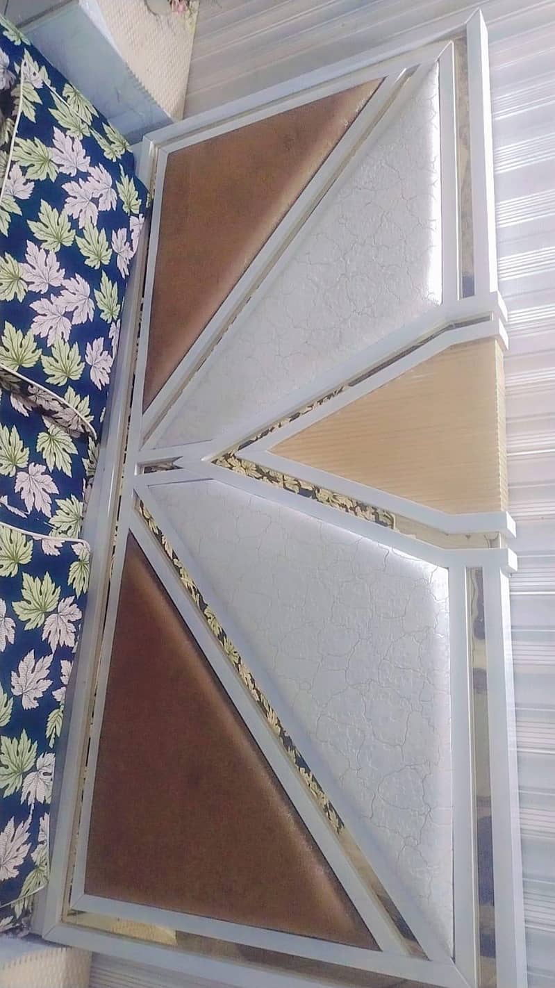 Double bed with 2 side table 4