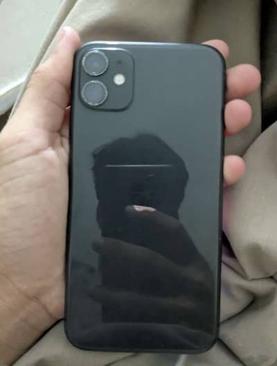 Exchange possible iPhone 11 factory unlock with box