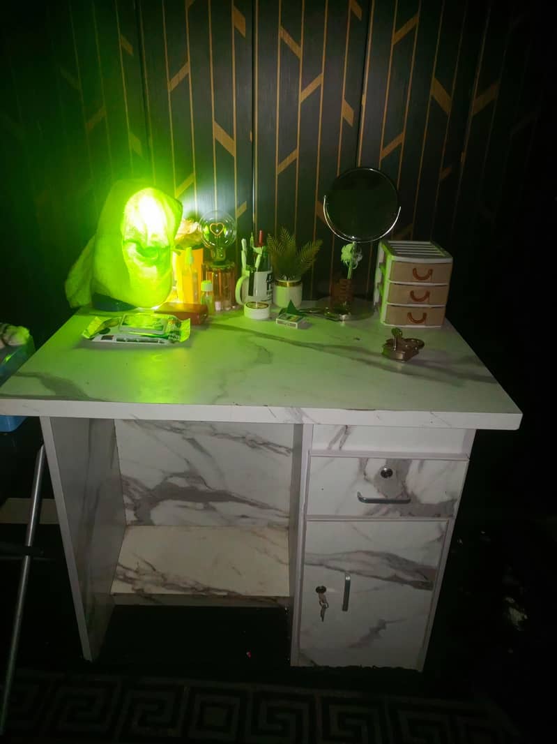 vanity / office table 0