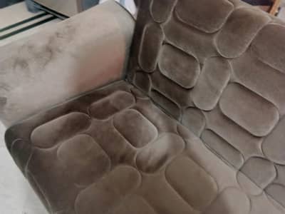 sofa cumbed use like new neat and clean