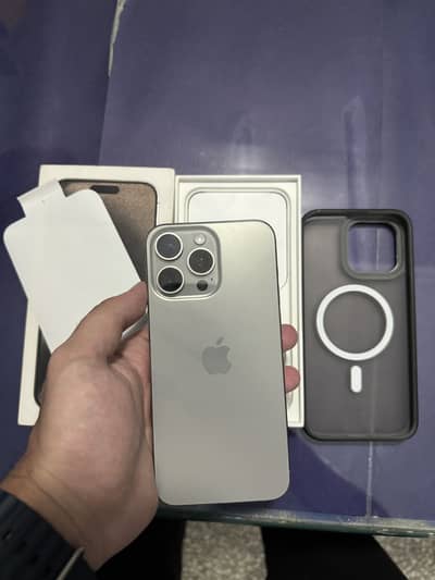 iPhone 15 pro max with box (Dual physical)