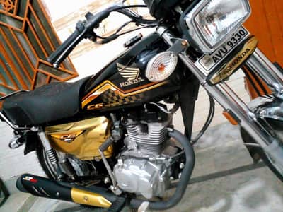 Honda 125 special edition gold original condition 5 gears 24 model