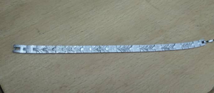 BRACELET WITH DESIGN FOR MEN/ WOMEN WITH DELIVERY