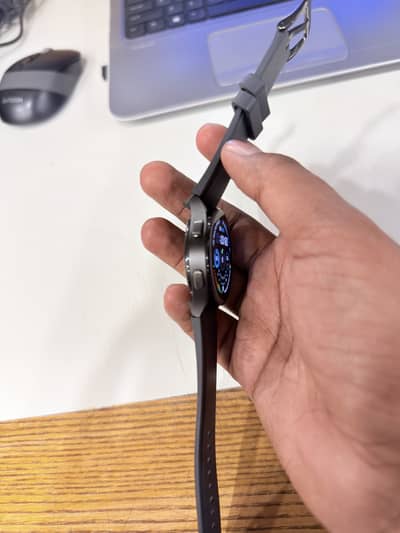 Samsung Galaxy Watch 4 (40mm) Excellent Condition | Bluetooth Calling