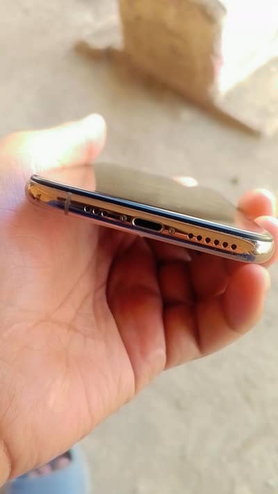 iphone xs golden colour