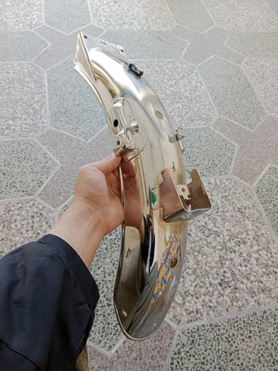 125 Rear Mudgaurd and Rim