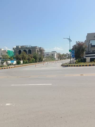 Main Boulevard Kanal Plot For Sale