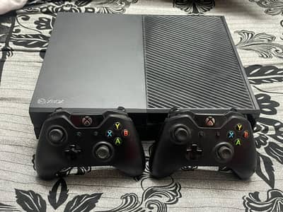 Xbox one with 2 original wireless controllers