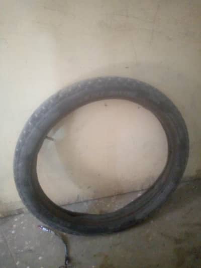 CD-70 BACK TYRE 6 PLY USED