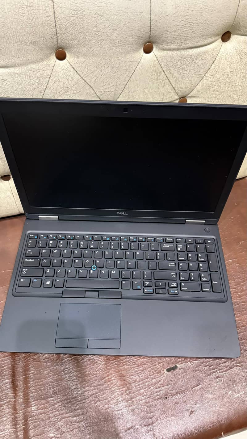 Dell Precision 3530 1