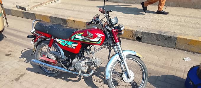 modal =2022. GOOD CONDITION  ALL OK.  DAMAND. 1,10000