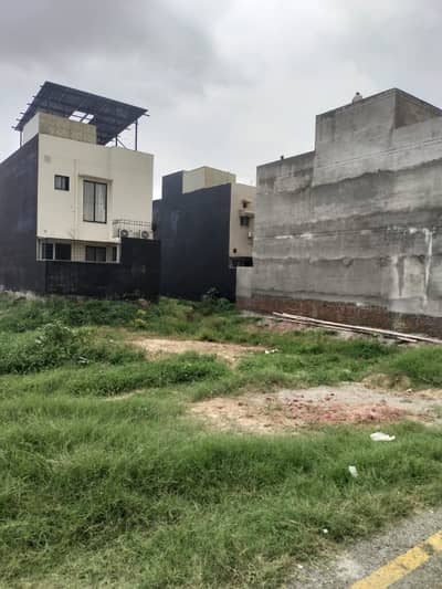 5 Marla Plot For Sale Near To Park Near To Commercial Ideal Location