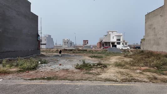 Buy A 5 Marla Residential Plot For sale In Paragon City - Orchard Block