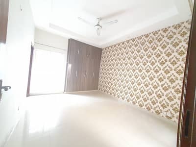 12 Marla Lower Portion With Gas