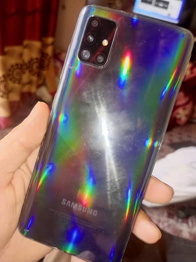 Samsung A 51 ka Original pannel h Kisi k pas?