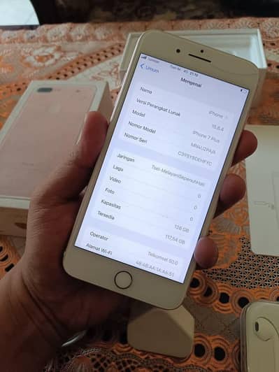 iphone 7 plus 128 GB my WhatsApp number 03 25 022 67 56