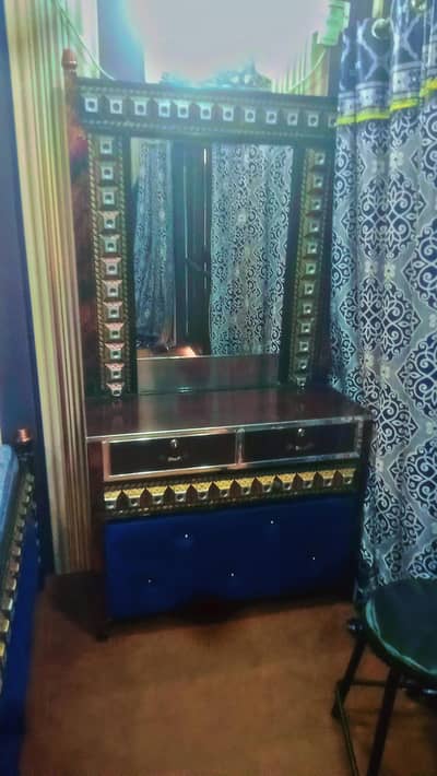 Dressing TablePeer Syed Ali Ameer Hassan 0300-6222174