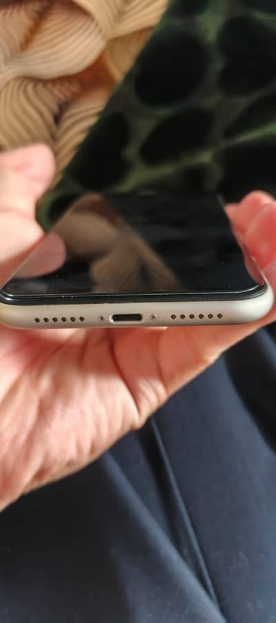 iphone 11 non pta (sim working)