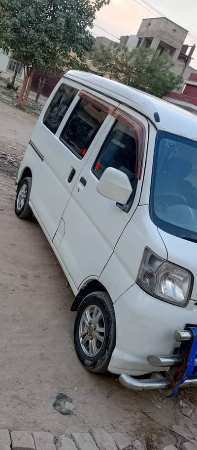 Daihatsu Hijet 6/12 model Lahore