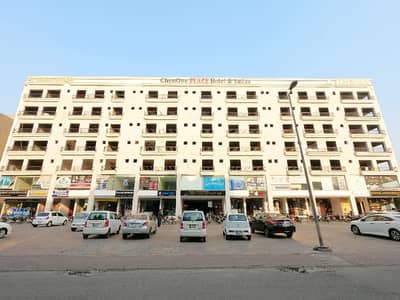 Metro Gulf Center Shop For sale Sized 137 Square Feet