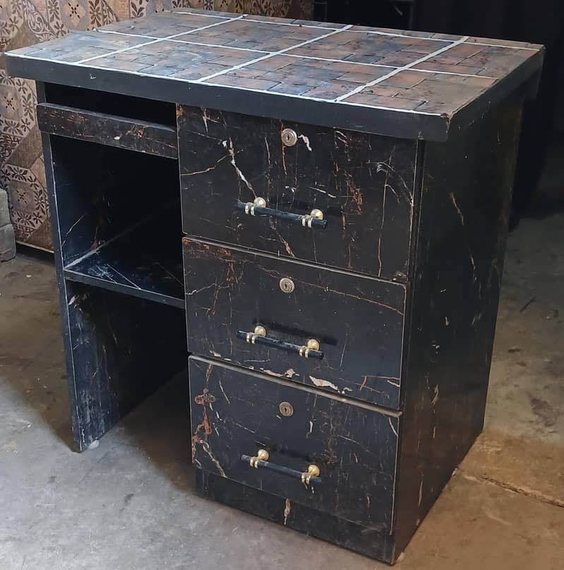 Computer Table / Study Table with 3 Drawers -  Good Condition 2