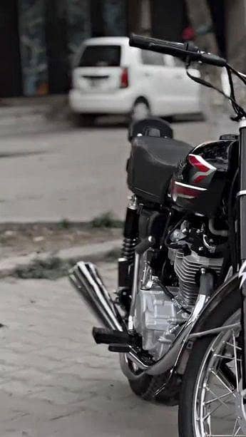 bike driver  bike sekhni ha toh contact kaara  nhi toh or koi service