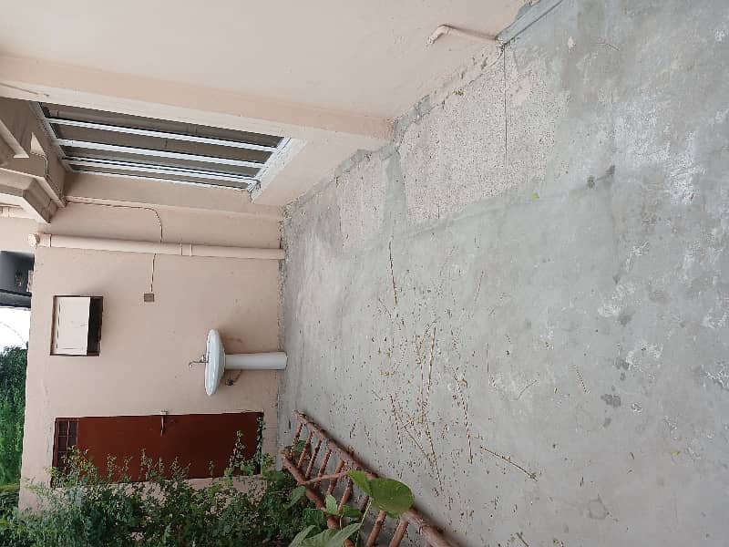 5 Beds Attached Baths 2