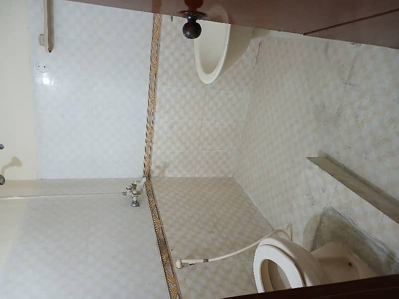 5 Beds Attached Baths 3