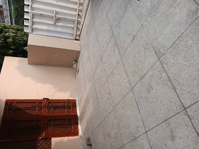 5 Beds Attached Baths 4