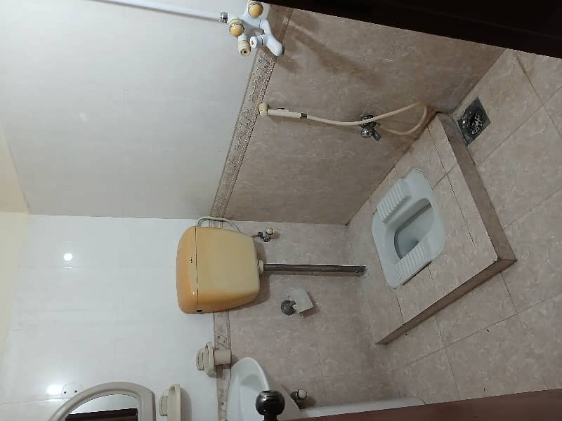 5 Beds Attached Baths 9