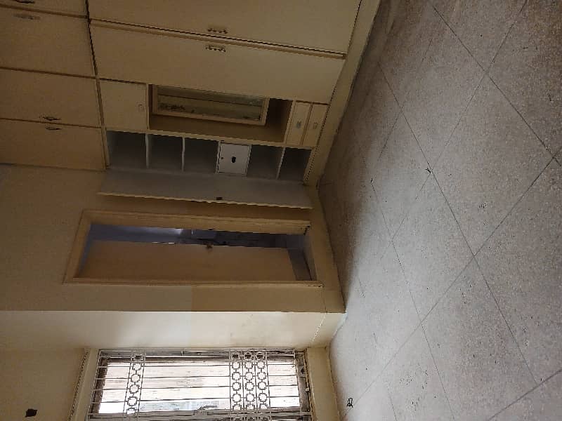 5 Beds Attached Baths 10