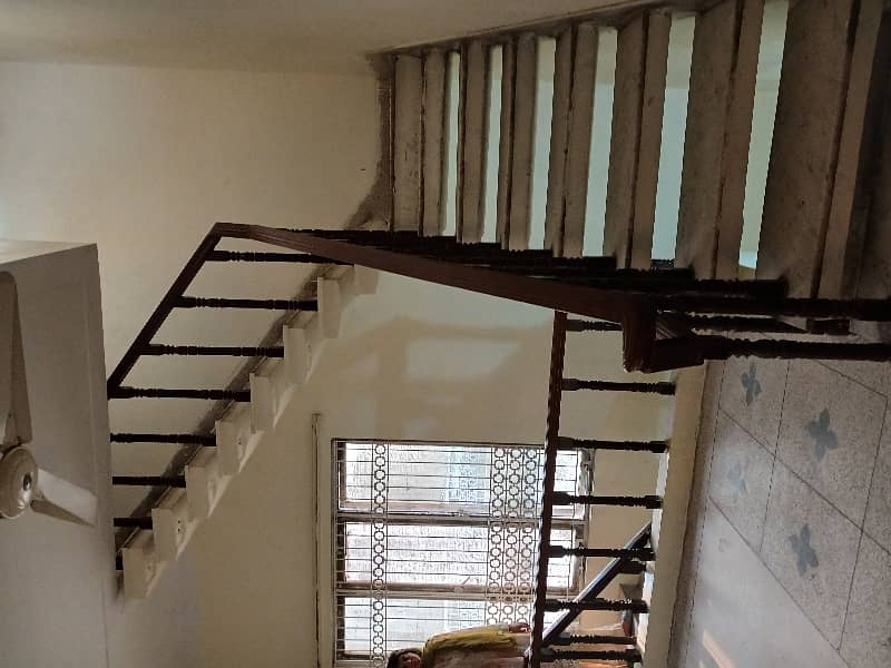 5 Beds Attached Baths 15