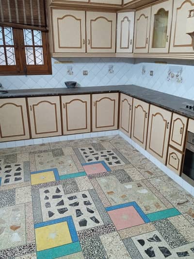 4 Beds Attached Bath