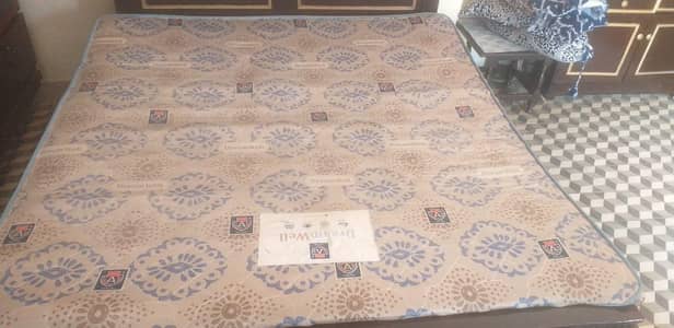 springs matrace used but looks new