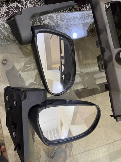 Mira 2022 side glass