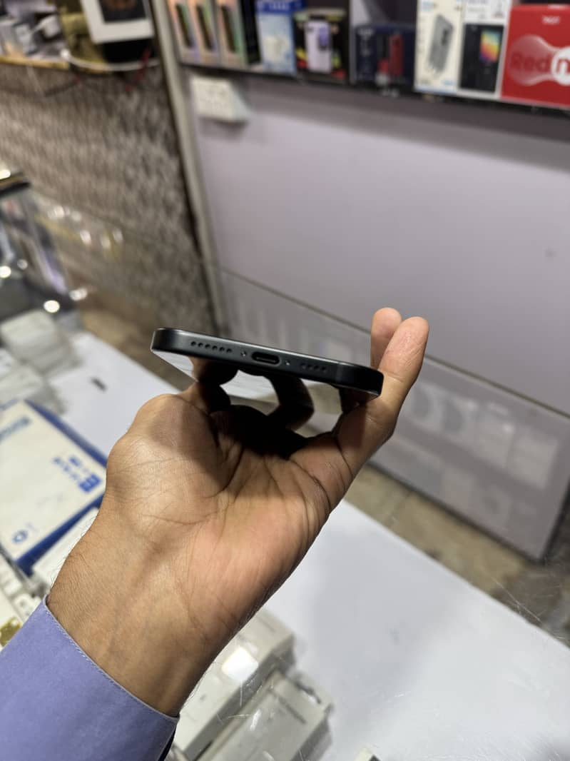 Apple iPhone 15 plus 3