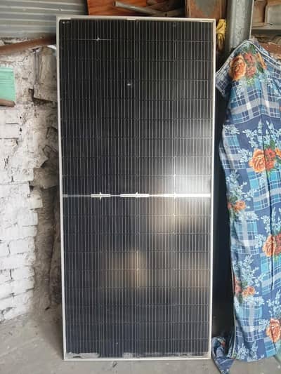 Solar Panel For Sale 2 panel hai Aik 280 watt aik 180