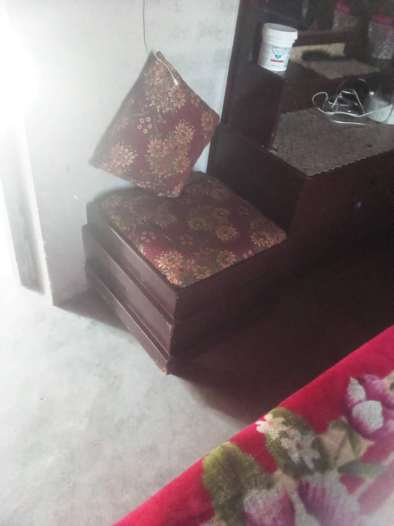 Bed, dressing ND showcase 4