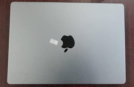 Macbook Pro M2, 14", (16/512).