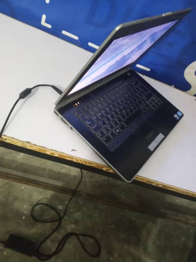 I 7 3rd gen  I 7 3rd gen 8Gb ram or 128 ssd