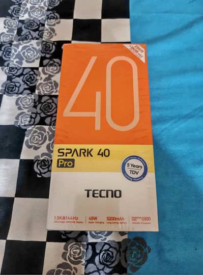 Tecno spark 40 pro 8GB 256GB 5200MAH battery 45WATT fast charger Green