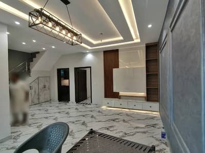 Stunning Prime Location 5 Marla House In Union Livings Available