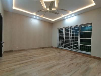 A Prime Location Upper Portion Of 20 Marla In Izmir Town